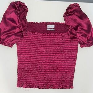 Dark pink stretchy shirt